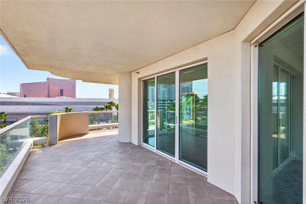 2857 Paradise, Las Vegas, NV 89109