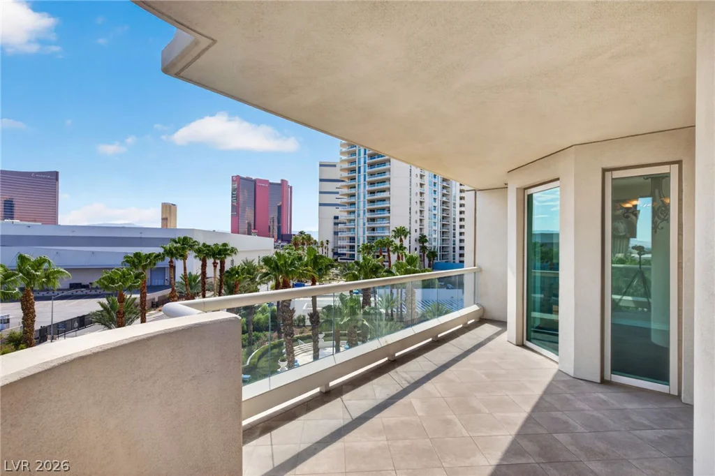 2857 Paradise, Las Vegas, NV 89109