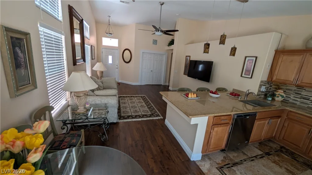 9832 Lenox Crest, Las Vegas, NV 89134