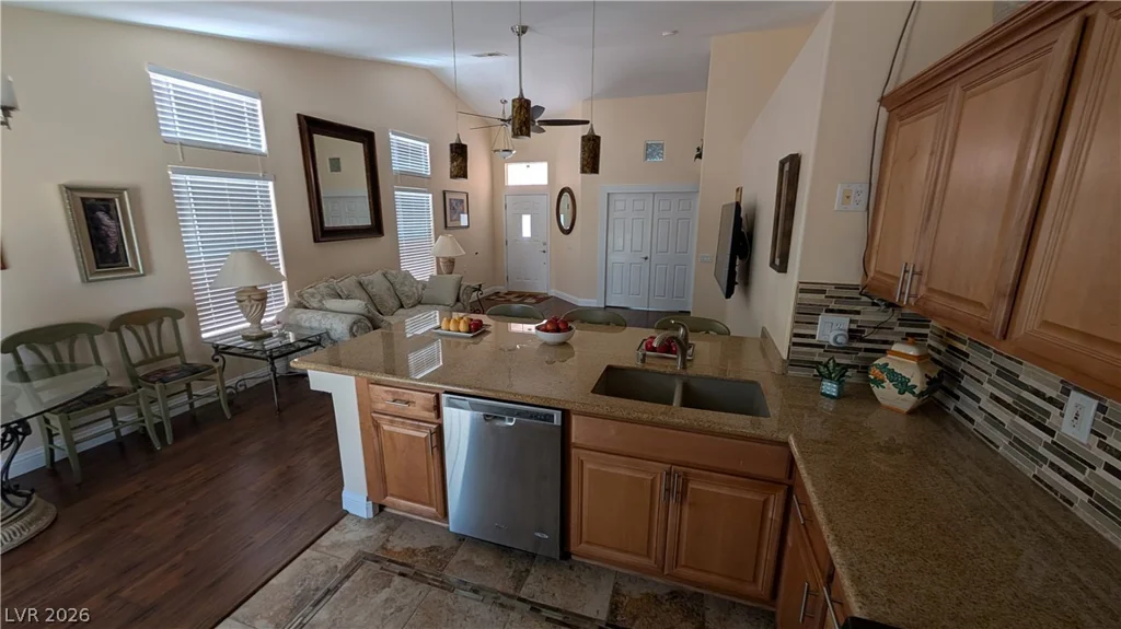 9832 Lenox Crest, Las Vegas, NV 89134