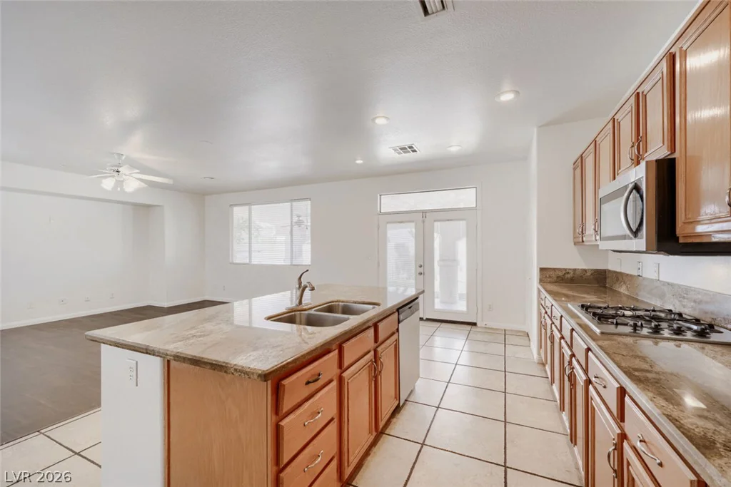 903 Golden Poppy, Las Vegas, NV 89110