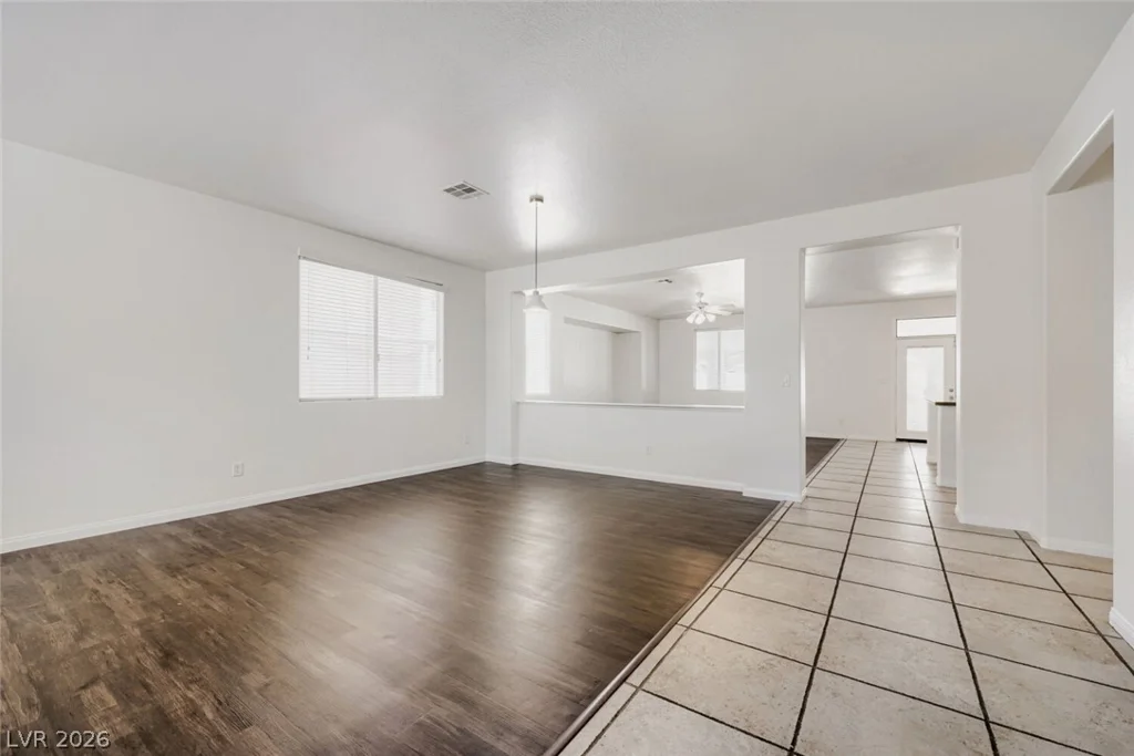 903 Golden Poppy, Las Vegas, NV 89110