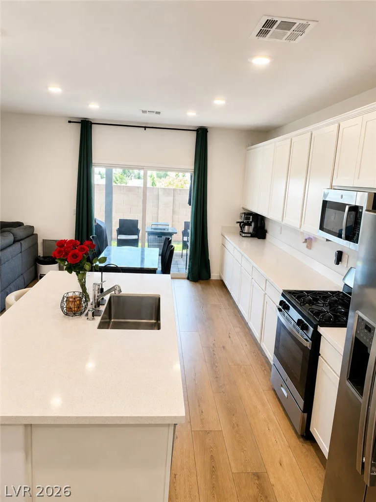 375 Great Ocean, North Las Vegas, NV 89084