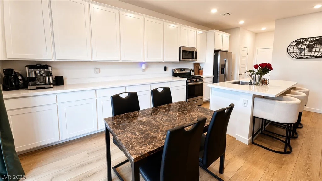 375 Great Ocean, North Las Vegas, NV 89084