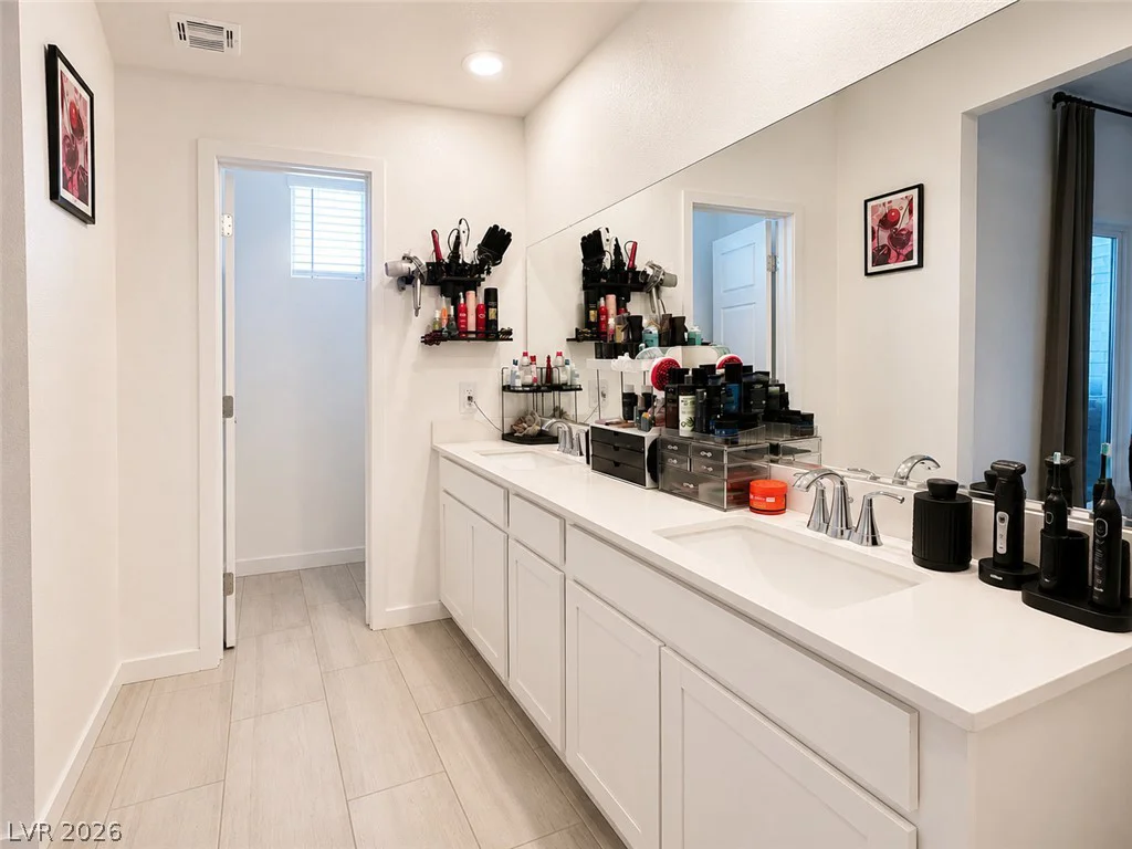 375 Great Ocean, North Las Vegas, NV 89084