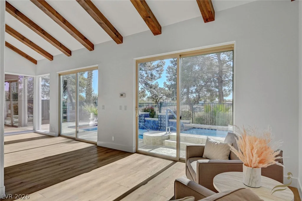 8941 Diamond Falls, Las Vegas, NV 89117