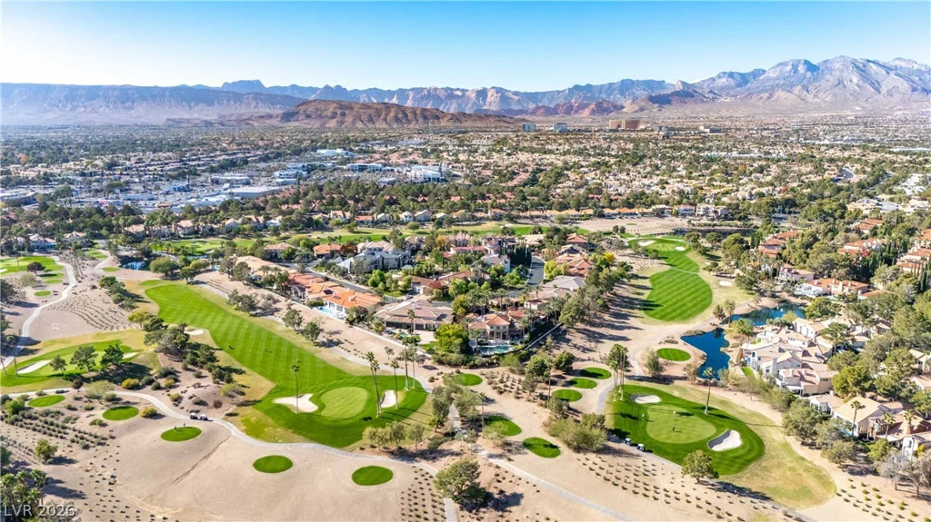 8941 Diamond Falls, Las Vegas, NV 89117