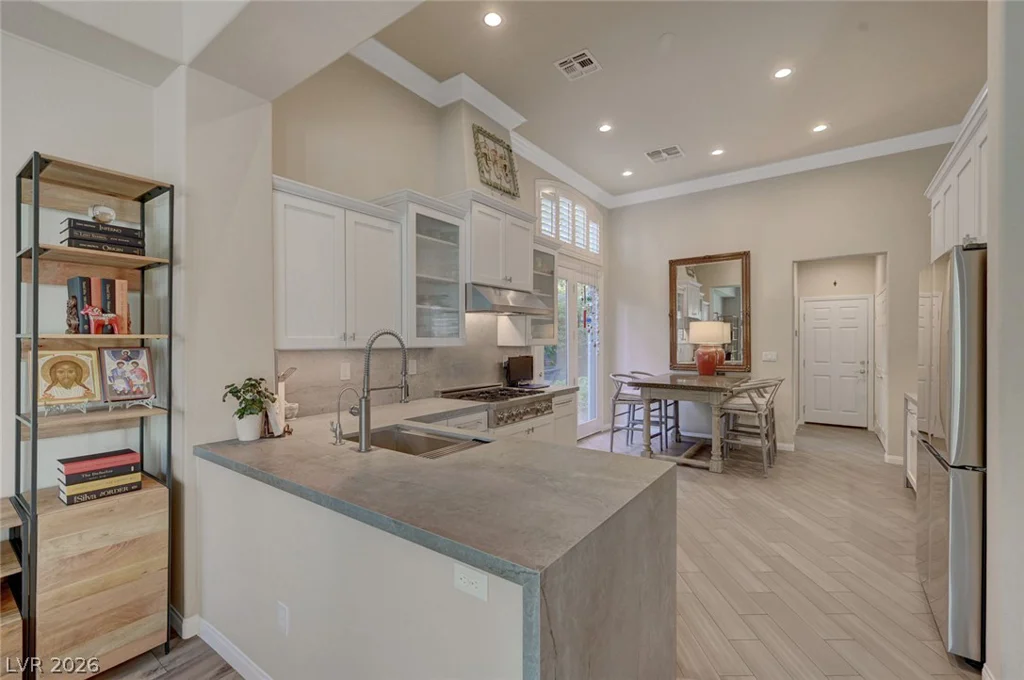 2221 Scarlet Rose, Las Vegas, NV 89134