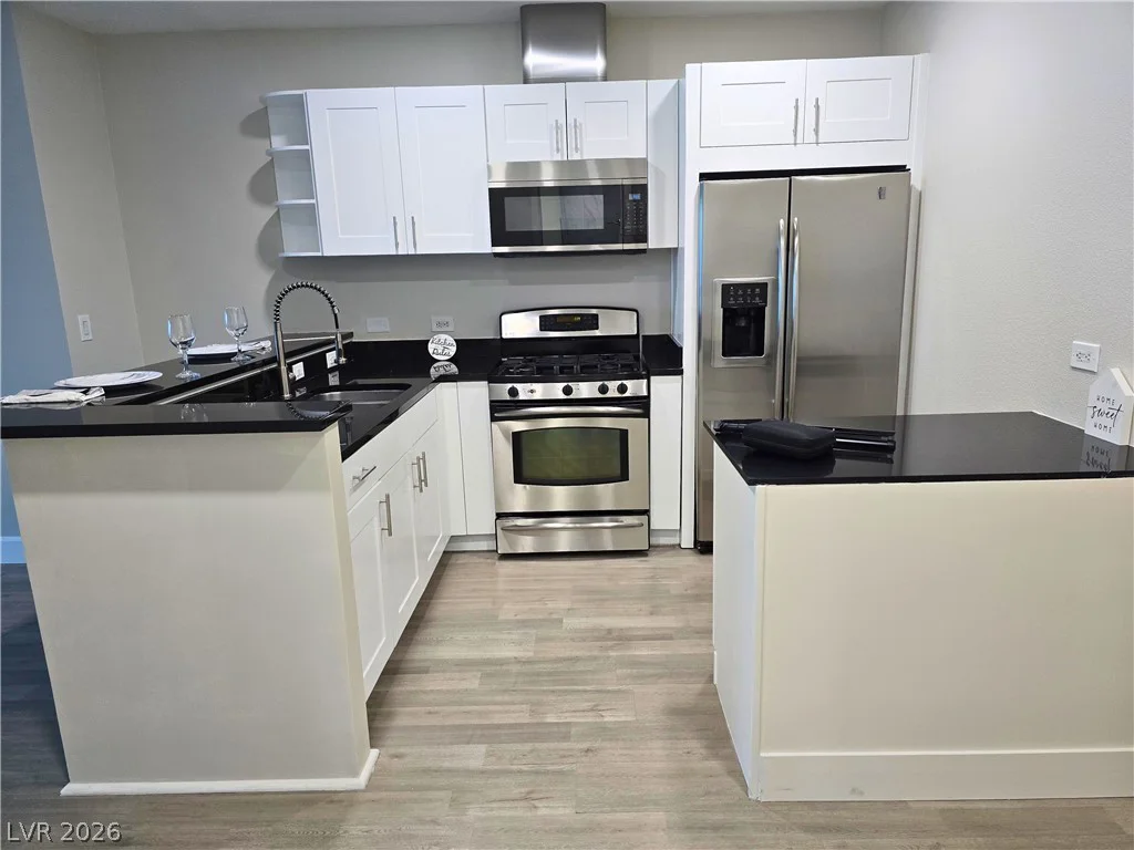 4525 Dean Martin, Las Vegas, NV 89103