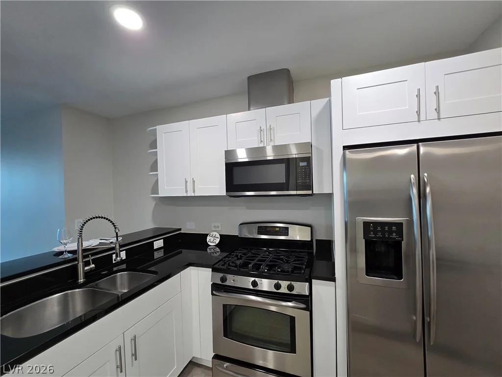 4525 Dean Martin, Las Vegas, NV 89103