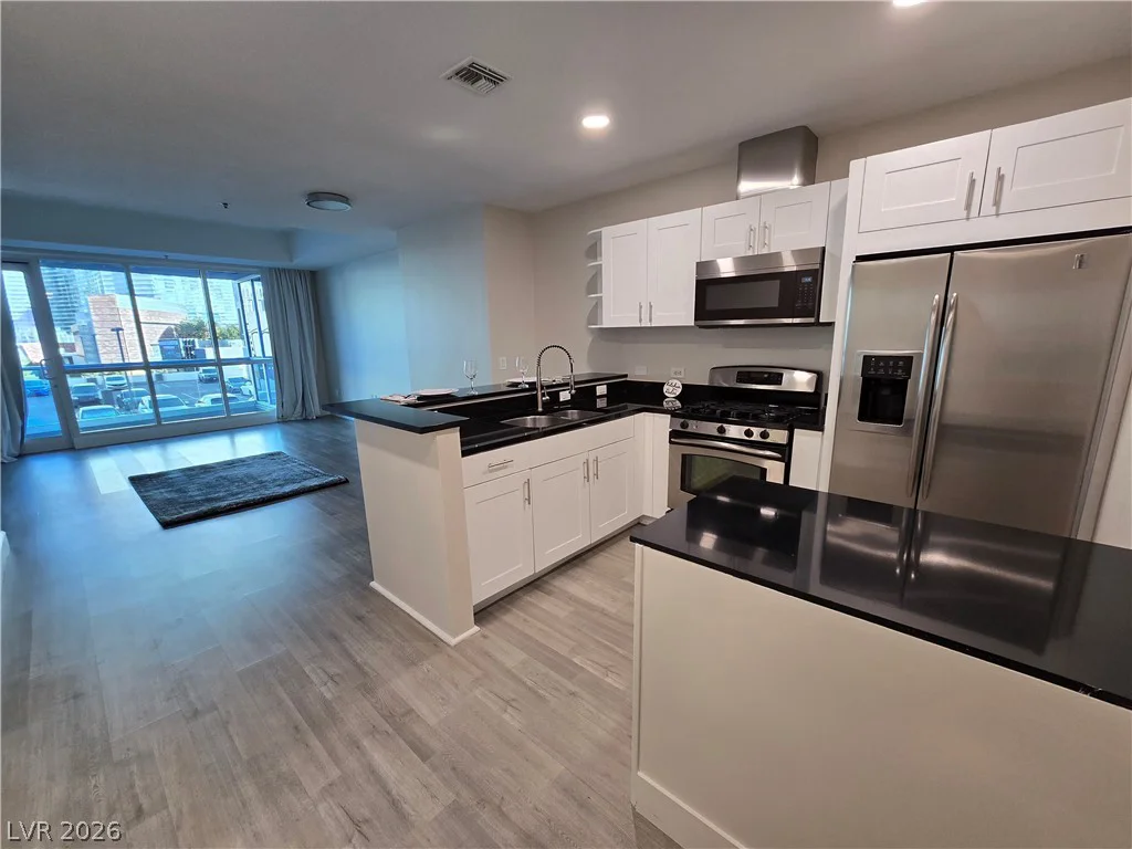 4525 Dean Martin, Las Vegas, NV 89103