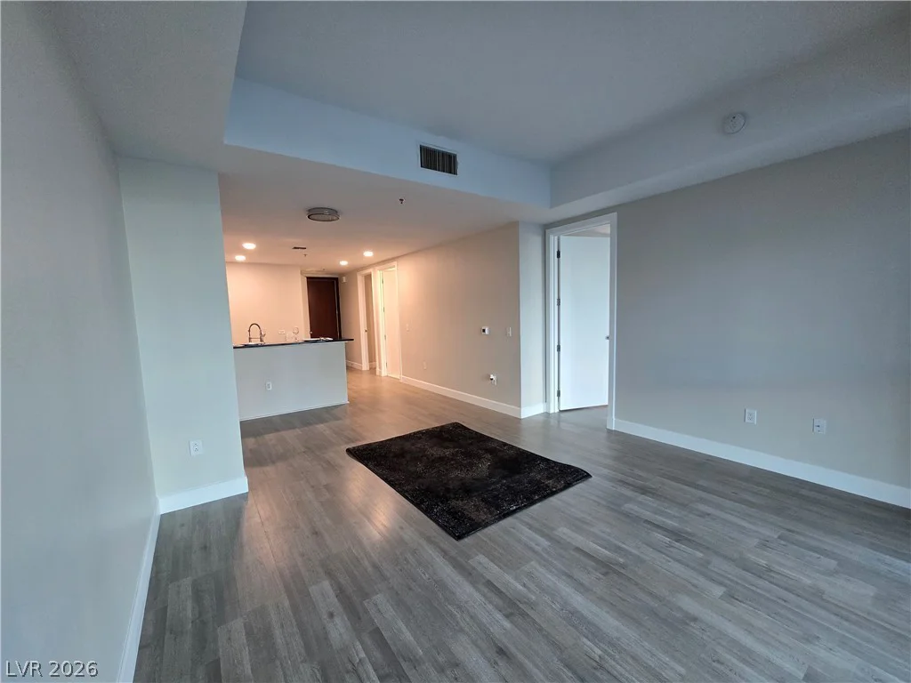 4525 Dean Martin, Las Vegas, NV 89103