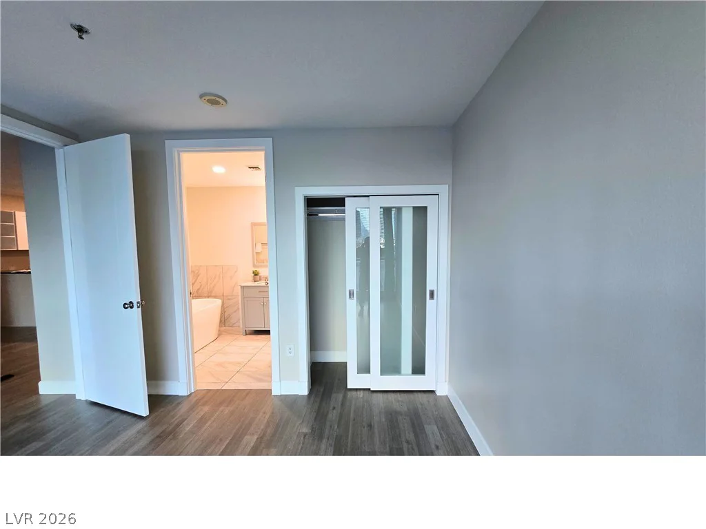 4525 Dean Martin, Las Vegas, NV 89103