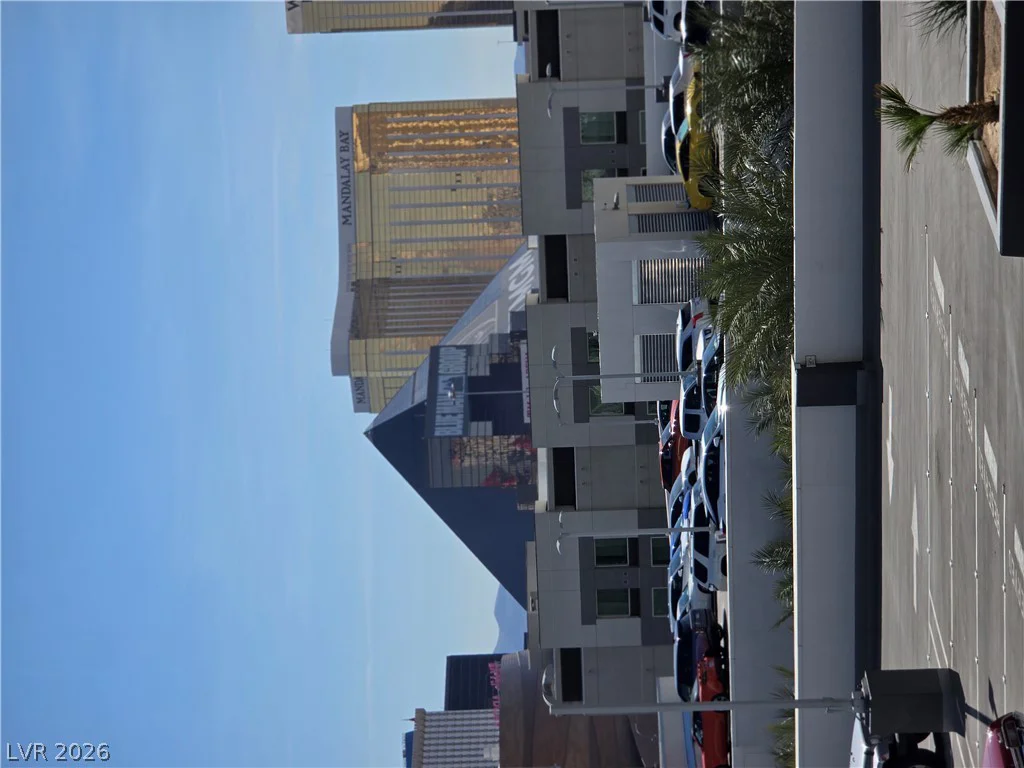 4525 Dean Martin, Las Vegas, NV 89103