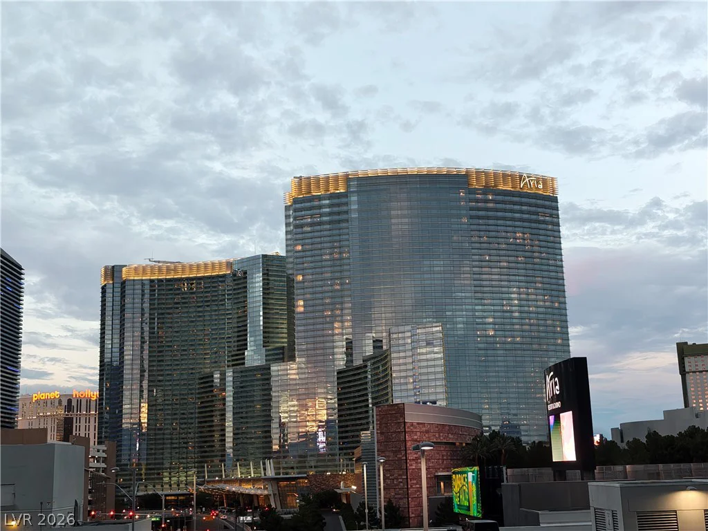 4525 Dean Martin, Las Vegas, NV 89103