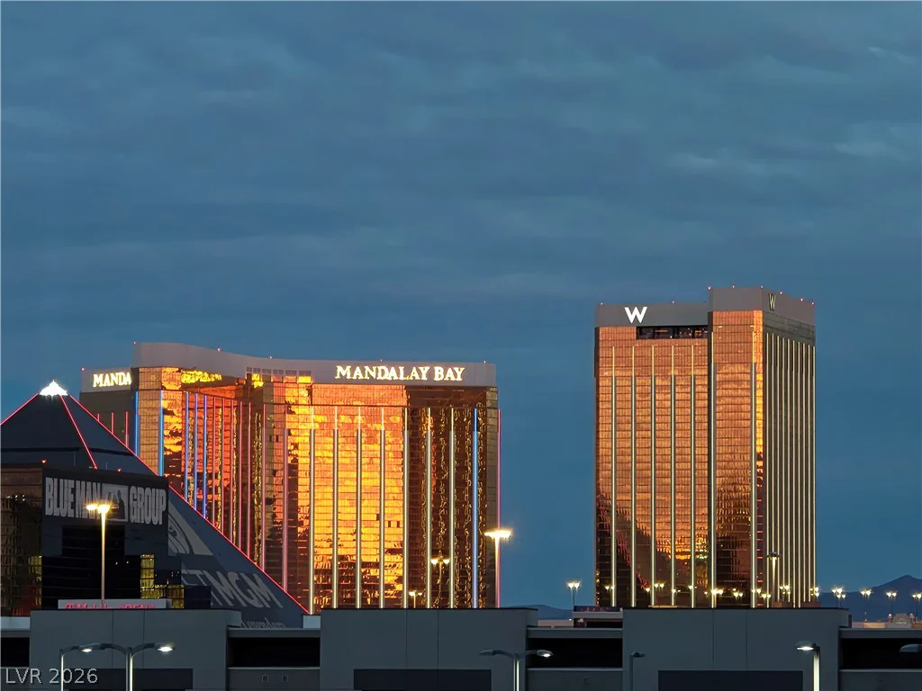 4525 Dean Martin, Las Vegas, NV 89103