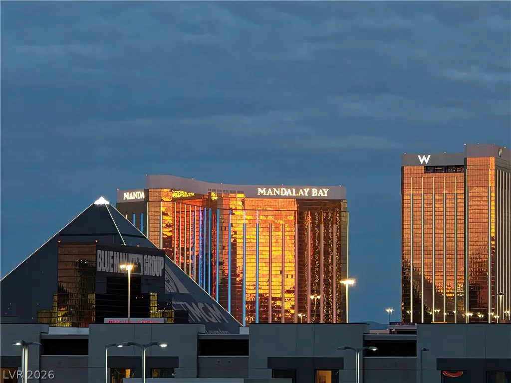 4525 Dean Martin, Las Vegas, NV 89103