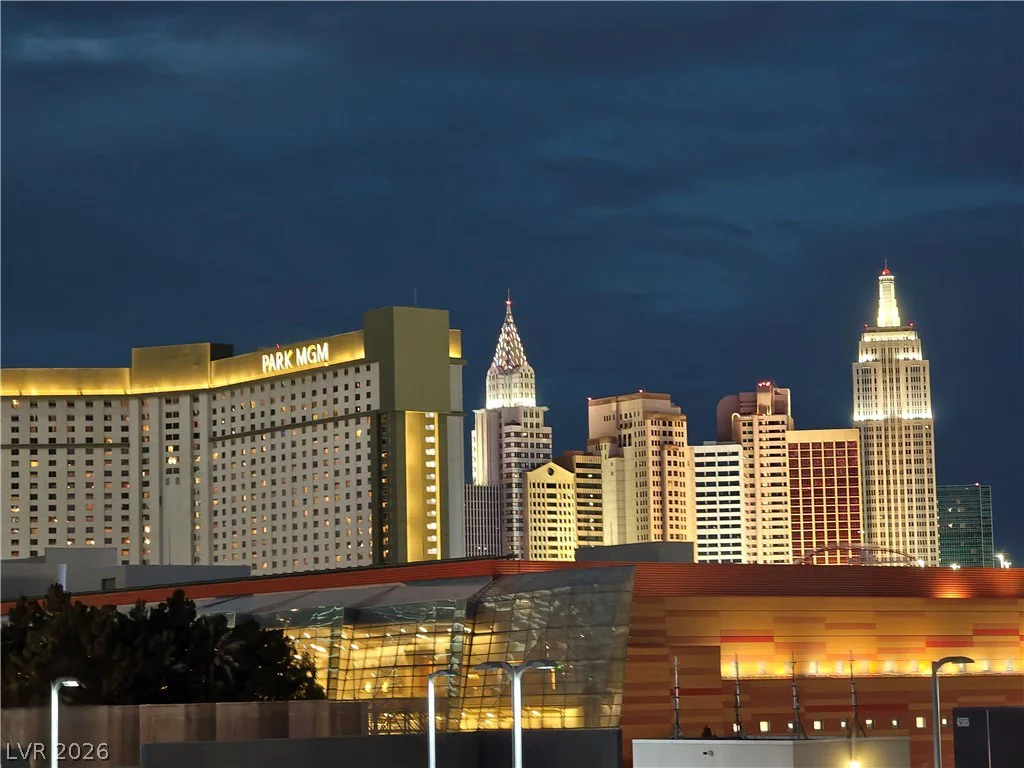 4525 Dean Martin, Las Vegas, NV 89103