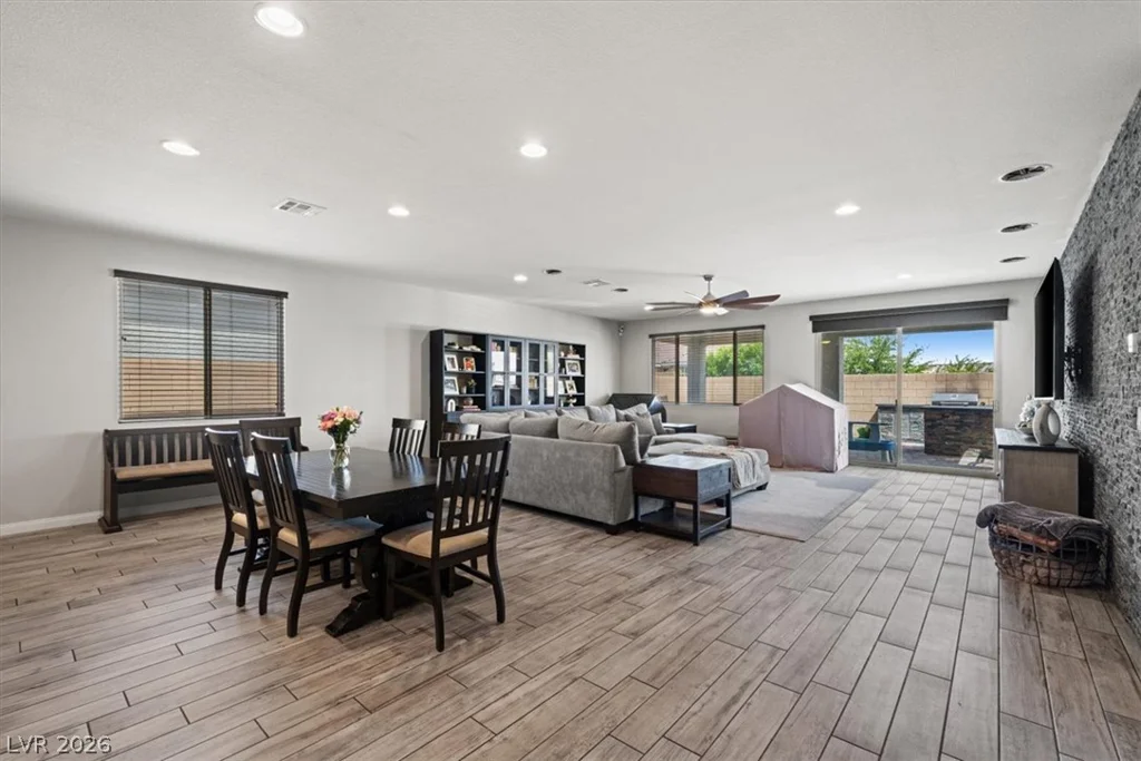 6320 Regina Ridge, Las Vegas, NV 89149