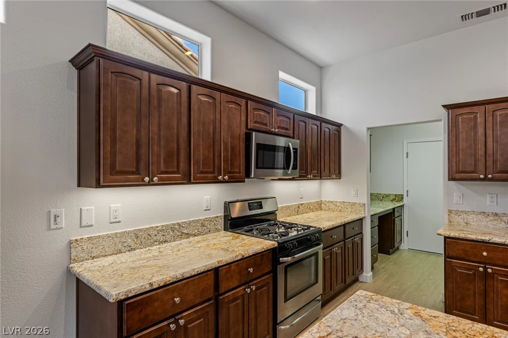 10009 Woodhouse, Las Vegas, NV 89134