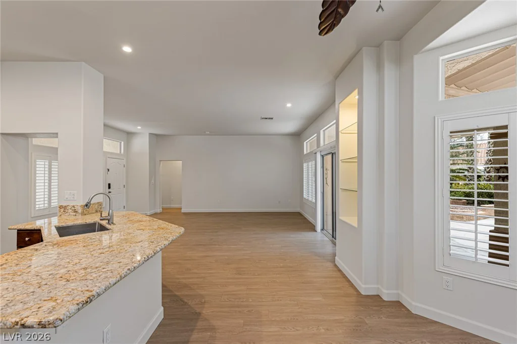 10009 Woodhouse, Las Vegas, NV 89134