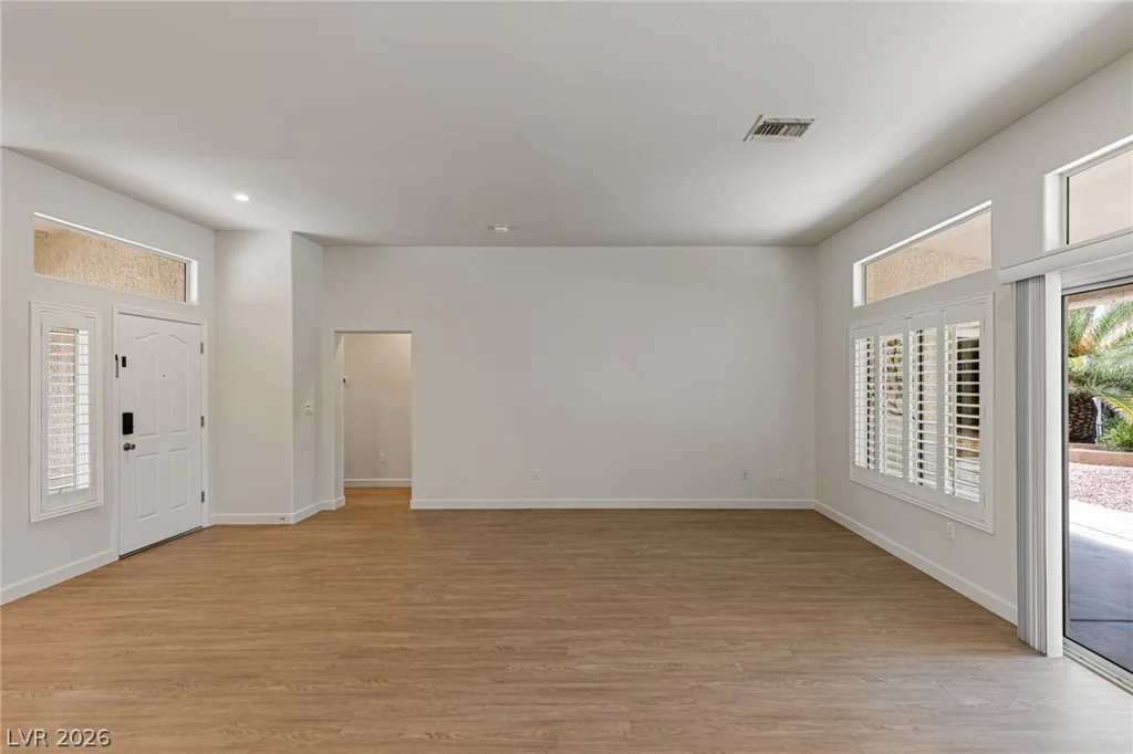 10009 Woodhouse, Las Vegas, NV 89134