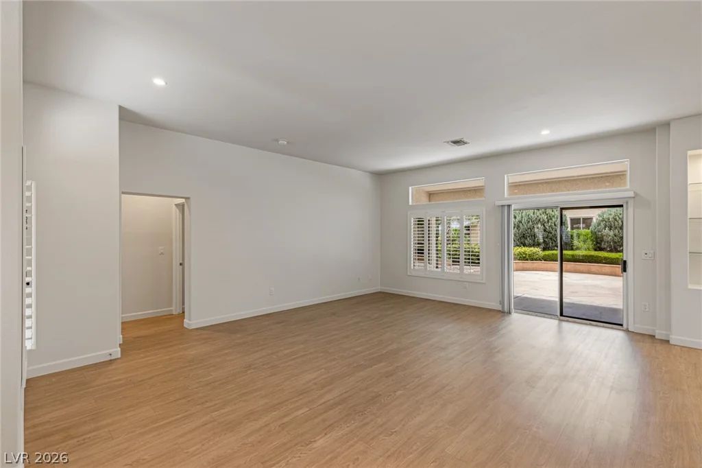 10009 Woodhouse, Las Vegas, NV 89134