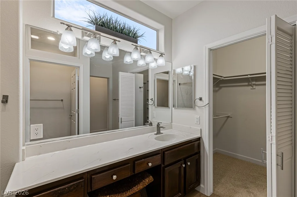 10009 Woodhouse, Las Vegas, NV 89134