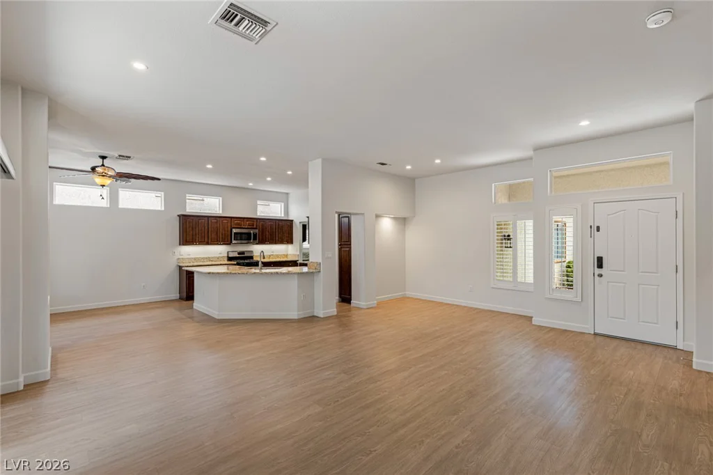 10009 Woodhouse, Las Vegas, NV 89134