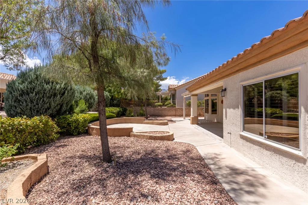 10009 Woodhouse, Las Vegas, NV 89134