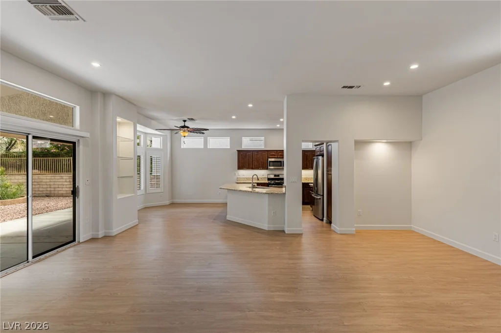 10009 Woodhouse, Las Vegas, NV 89134