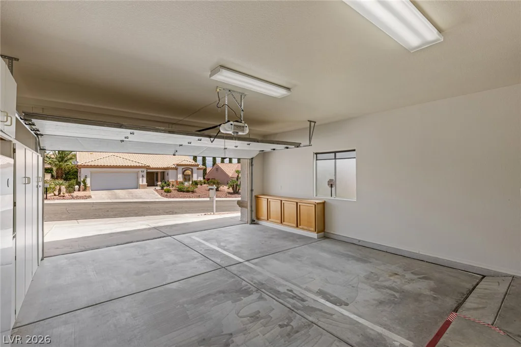 10009 Woodhouse, Las Vegas, NV 89134