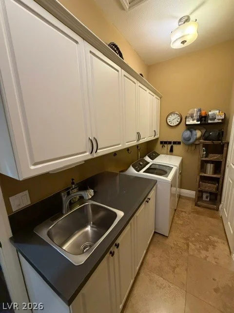 100 Ring Dove, Las Vegas, NV 89144