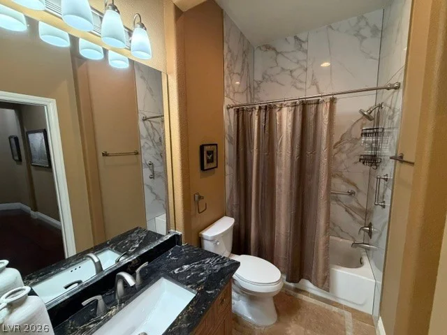 100 Ring Dove, Las Vegas, NV 89144