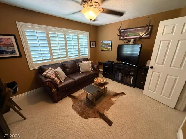 100 Ring Dove, Las Vegas, NV 89144