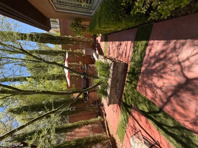 100 Ring Dove, Las Vegas, NV 89144
