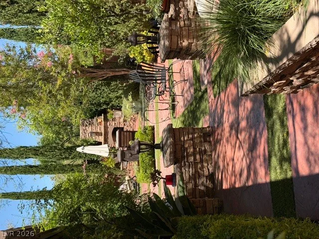 100 Ring Dove, Las Vegas, NV 89144