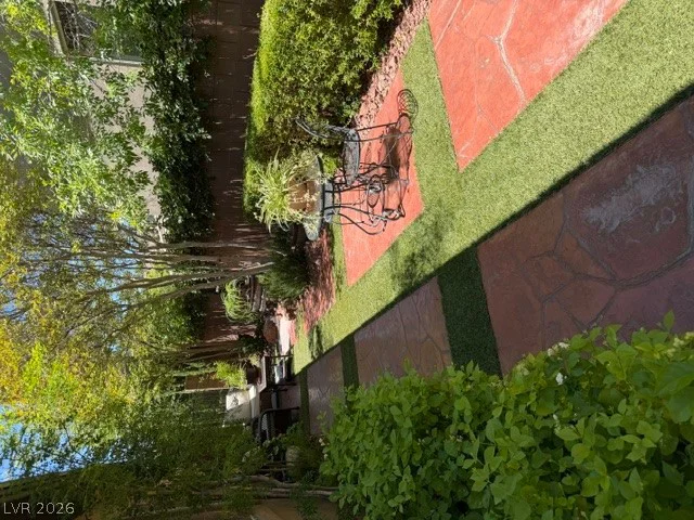 100 Ring Dove, Las Vegas, NV 89144
