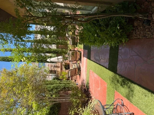 100 Ring Dove, Las Vegas, NV 89144