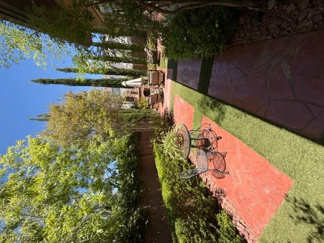 100 Ring Dove, Las Vegas, NV 89144