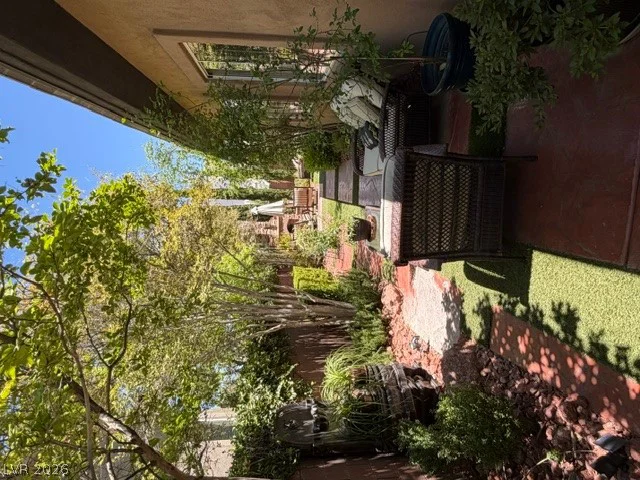 100 Ring Dove, Las Vegas, NV 89144