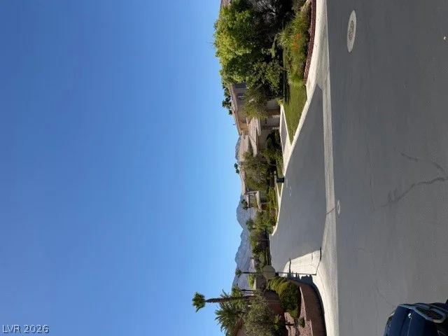 100 Ring Dove, Las Vegas, NV 89144