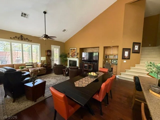 100 Ring Dove, Las Vegas, NV 89144
