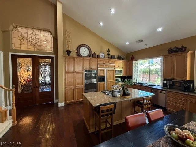 100 Ring Dove, Las Vegas, NV 89144