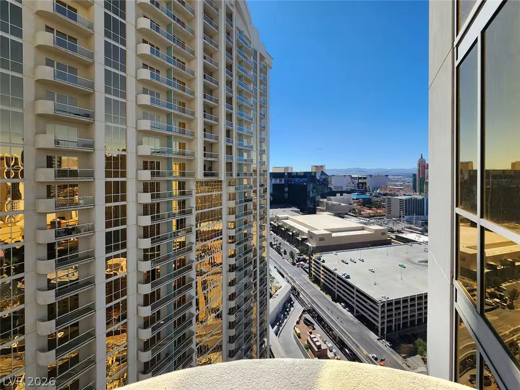 125 Harmon, Las Vegas, NV 89109