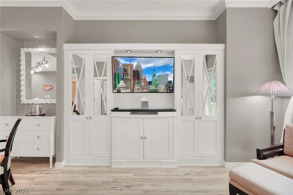 125 Harmon, Las Vegas, NV 89109