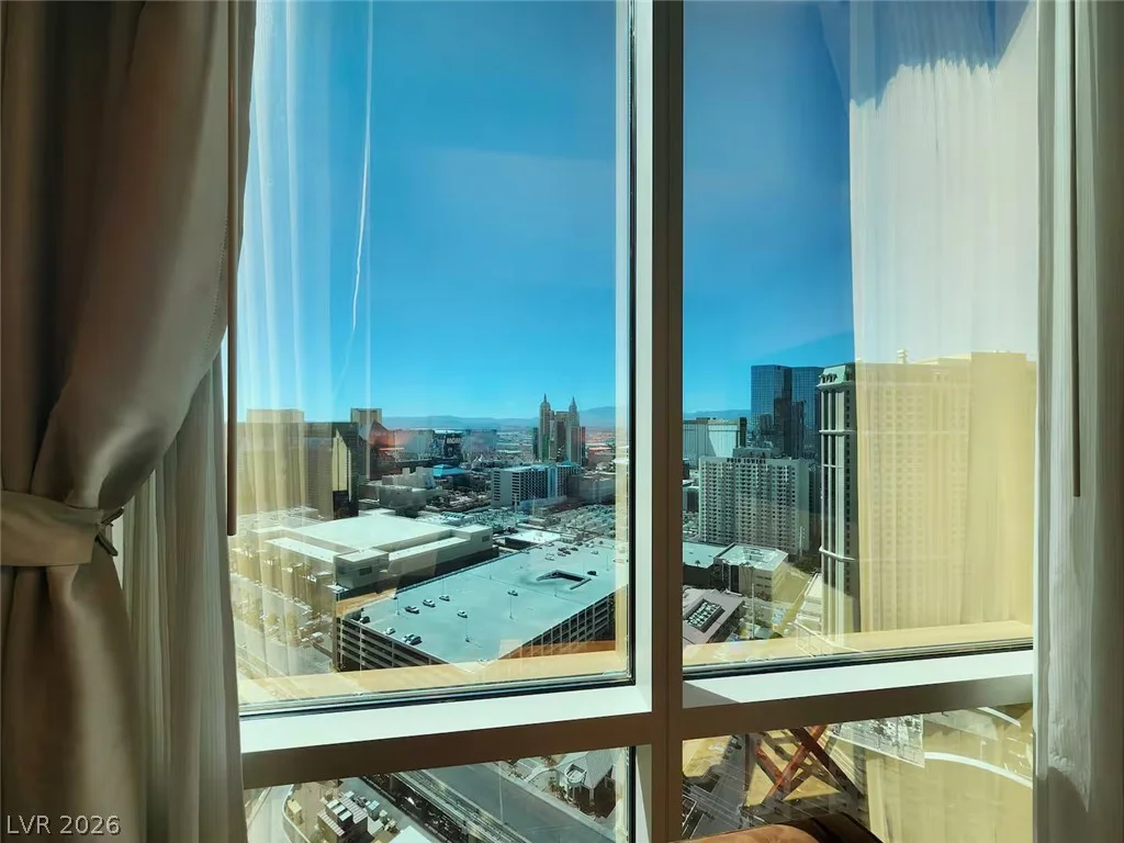 125 Harmon, Las Vegas, NV 89109