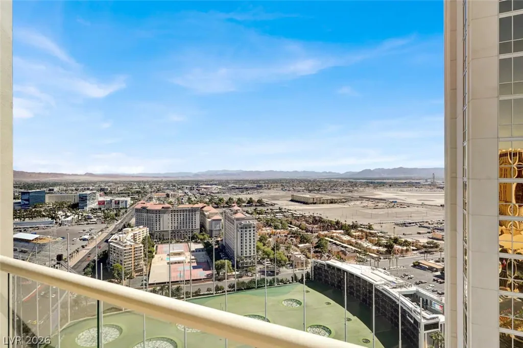 125 Harmon, Las Vegas, NV 89109