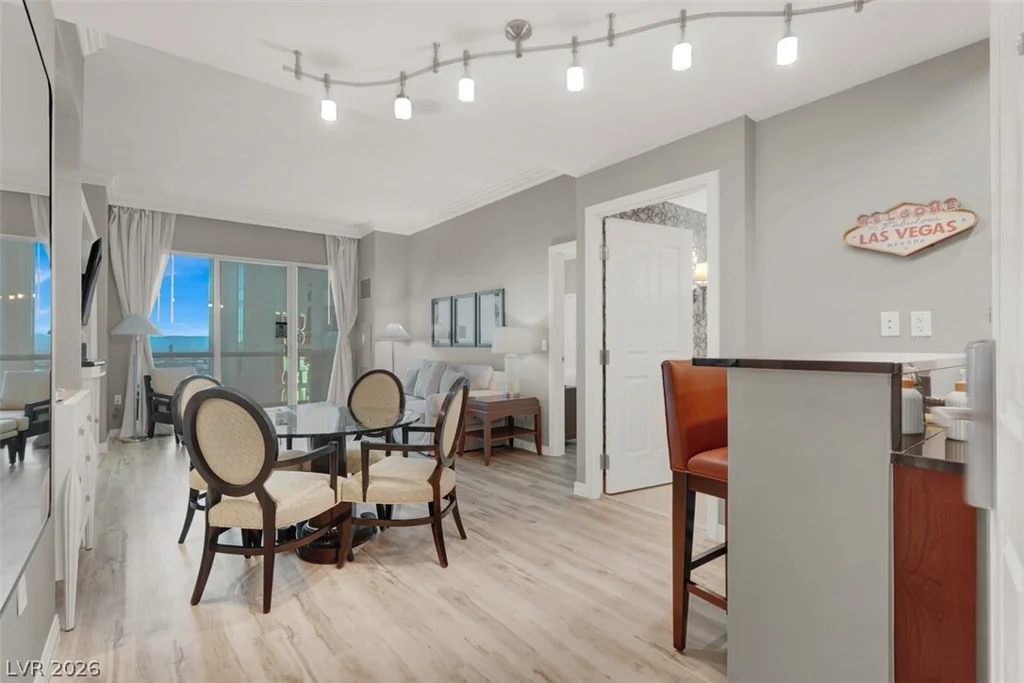125 Harmon, Las Vegas, NV 89109