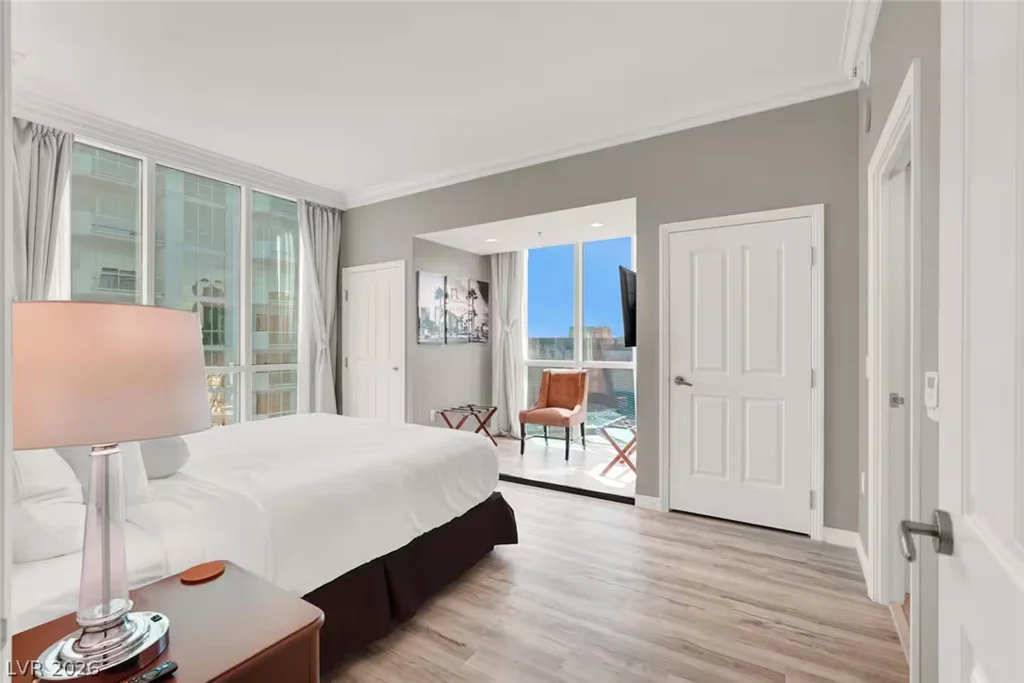 125 Harmon, Las Vegas, NV 89109